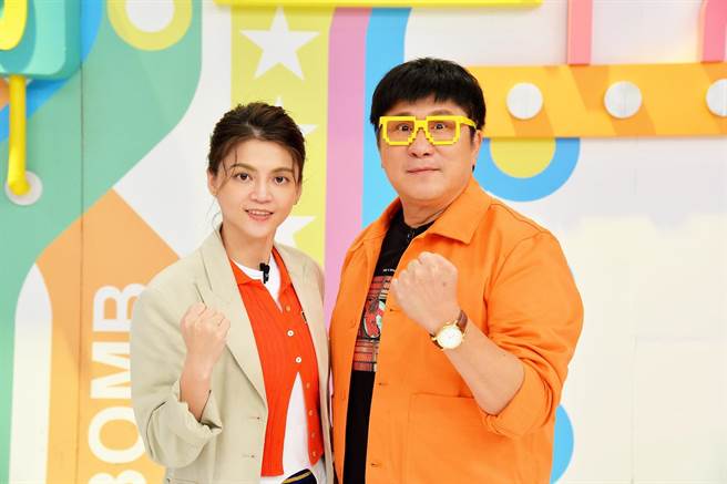 胡瓜（右）曾骗叶欣眉说为她包下101大楼。（卫视中文台提供）