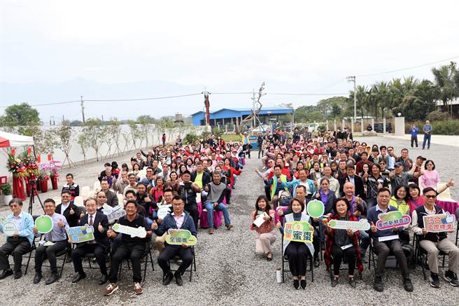 屏東寶島南方蔬果生產合作社理事主席潘志民除種出頂級蜜棗外，還斥資打造冷鏈集貨包裝場，將儲運保鮮期增加7至10天，確保到貨良率、有效擴展海外市場。（謝佳潾攝）