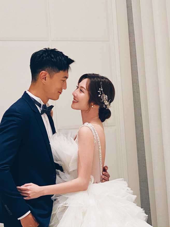 曾莞婷在Netflix愛情喜劇《媽，別鬧了！》中扮演火辣生物女老師。（圖／曾莞婷facebook）