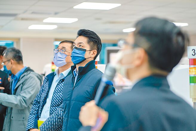 台北市副市长李四川在节目《今天谁来沛》爆料，自己原本因为年纪大了，想退休了，不太想再当官，台北市长蒋万安动用很多人情来找自己，某个方面可以说是被「情绪勒索」了。（台北市政府媒体事务组提供／陈薏云台北传真）