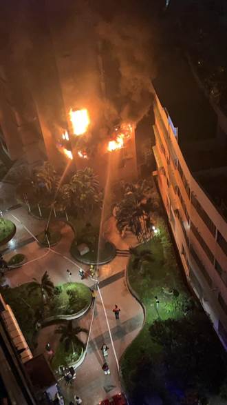 鳳山區社區大樓傳火警 消防出動16車灌救
