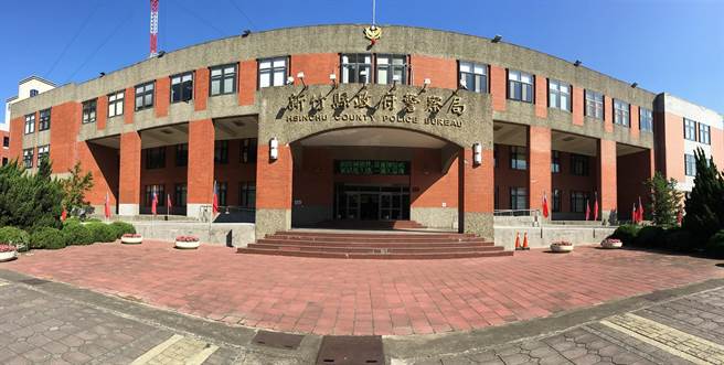 新竹縣警局偵辦議員遭恐嚇取財案，意外查到高階警官涉案，對方還拒捕、衝撞警車，員警連開9槍逮人。（取自新竹縣警局臉書）