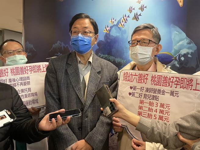 长荣航勤技术性罢工，桃园市长张善政(中)说，鼓励劳资对话必要时市府介入协调。(吕筱蝉摄)