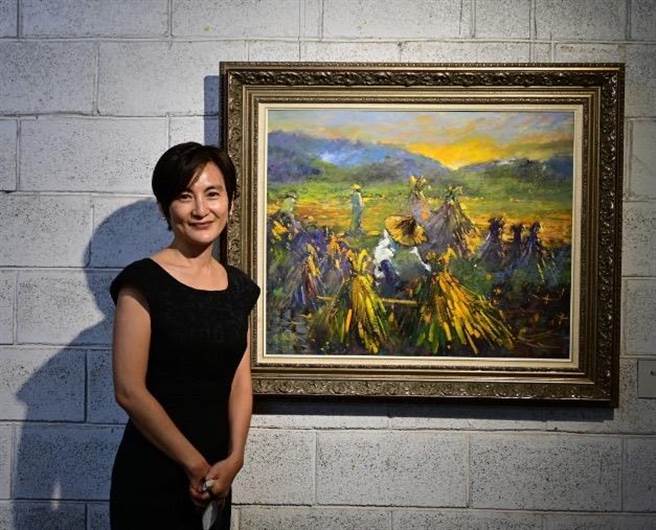 畫家宋春慧分享畫作故事。（高雄客委會提供／林瑞益高雄傳真）