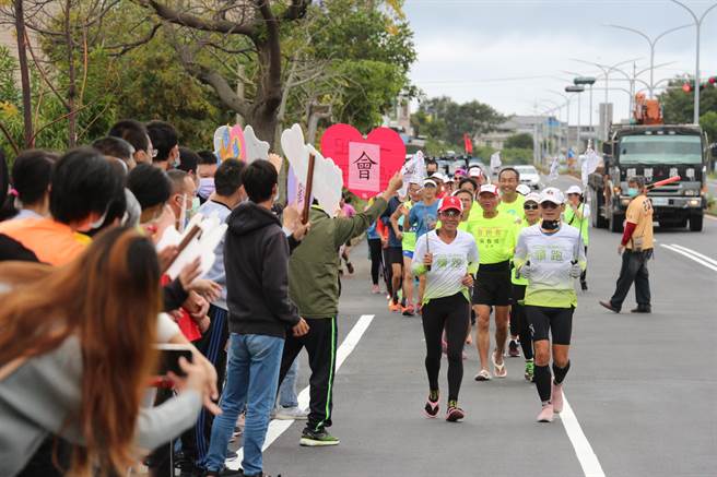 台湾盲人环台协会第6届盲人环台公益路跑今天迈入第10天，牧心迎宾。（台东牧心提供／蔡旻妤台东传真）