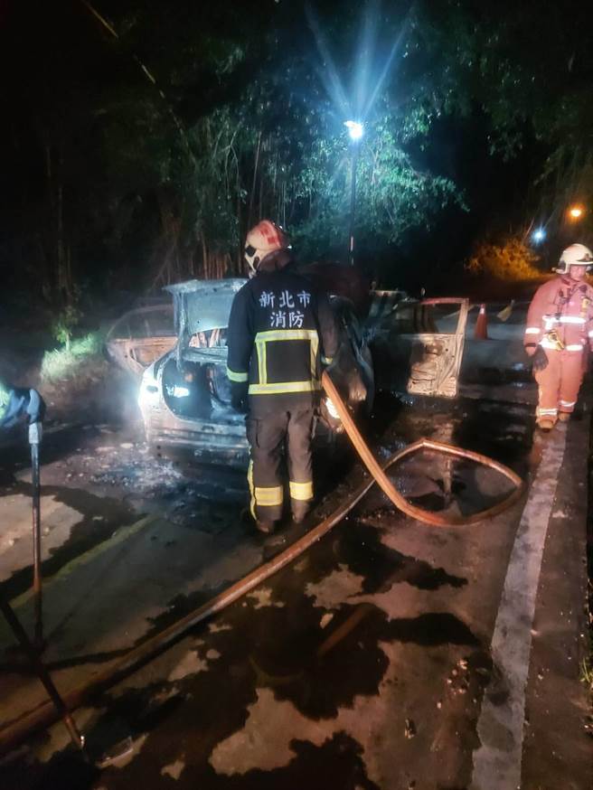 作案车辆在新北市树林区疑遭焚烧灭证。（民眾提供）