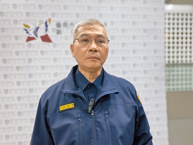 台南市发生严重警纪案，警察局长方仰寧1日自请处分，昨晚说明案情时，神情凝重。（曹婷婷摄）