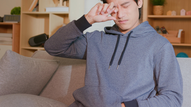 一名趙姓女子，買紫外線燈放家裡，每天固定開1小時消毒，全家在家都正常活動，沒有刻意迴避紫外線燈照射。（圖／示意圖，達志影像）