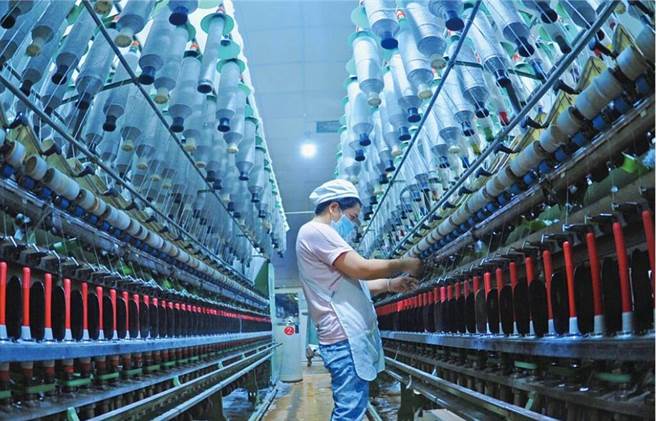 大陆12月财新制造业PMI降至49，为3个月来最低。（新华社）