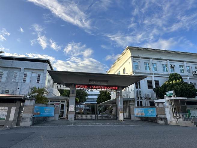 林姓男店员在厕所安装针孔摄影机拍摄爱慕女同事如厕，台东地方法院依涉妨害秘密判处拘役59天，图为台东地方法院。（蔡旻妤摄）