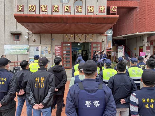 大湖警分局举办112年金融机构防抢及拦截围捕演练。（大湖警分局提供／谢明俊苗栗传真）