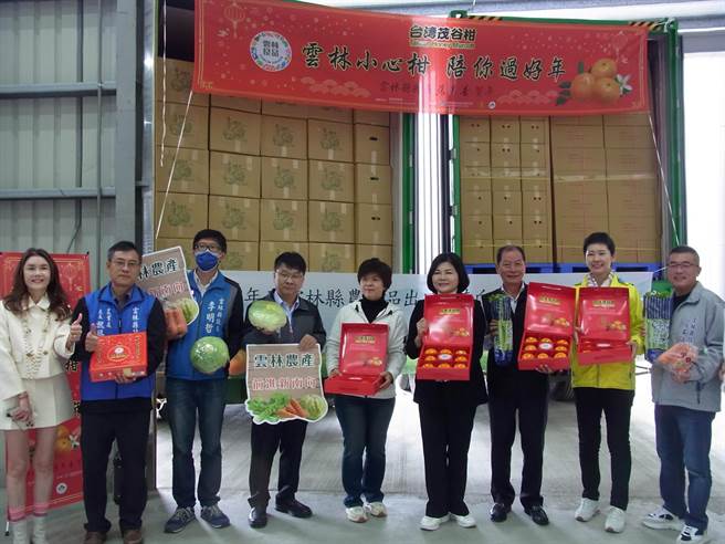 雲林縣農產品新年外銷首發2個貨櫃，加速出口星、馬等國家。（張朝欣攝）