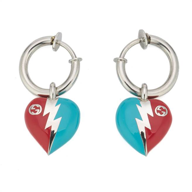 Gucci新年系列爱心闪电耳坠，1万7300元。（Gucci提供）