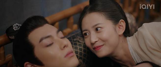 《浮圖緣》王鶴棣、陳鈺琪感情戲開始發展。（愛奇藝國際站提供）