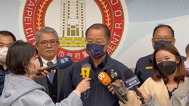 警政署长黄明昭说明台南市警庄武能的惩处案。（翻摄画面）