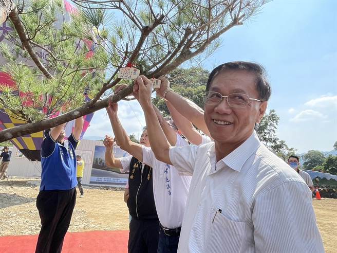 南投县第2选区立委席次补选，前县长林明溱被列入参考民调，名列第一，林明溱感谢县民肯定。（杨静茹摄）