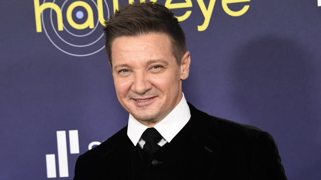 「鹰眼」男星杰瑞米雷纳在社群平台上发文报平安。(图／达志影像)