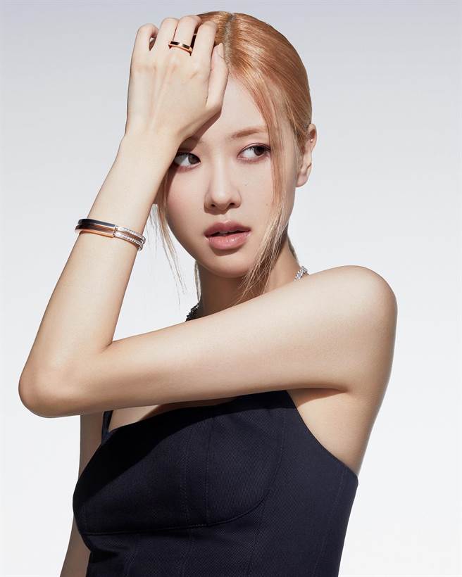 Rose穿戴Tiffany Lock全新形象，耀眼动人。（Tiffany提供）