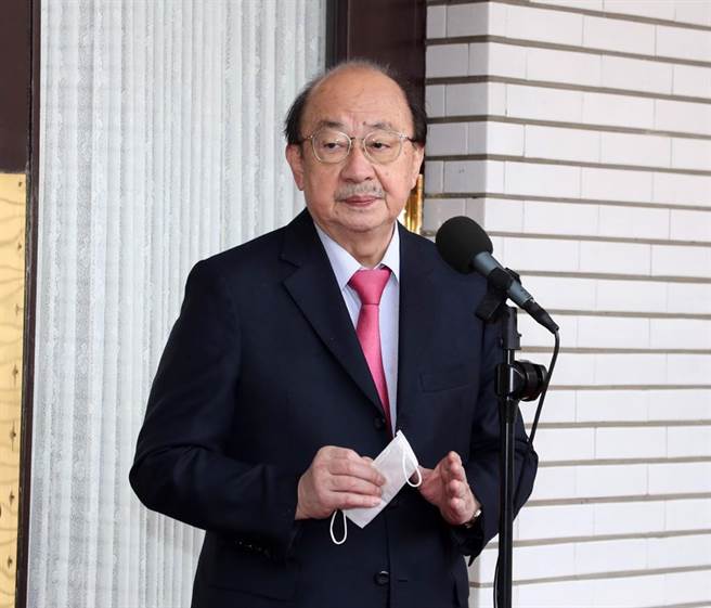 柯建銘今受訪表示，有關《菸害防制法》已經搞了兩屆，行政院立場就是一禁一管，就照這個處理就好了。（劉宗龍攝）