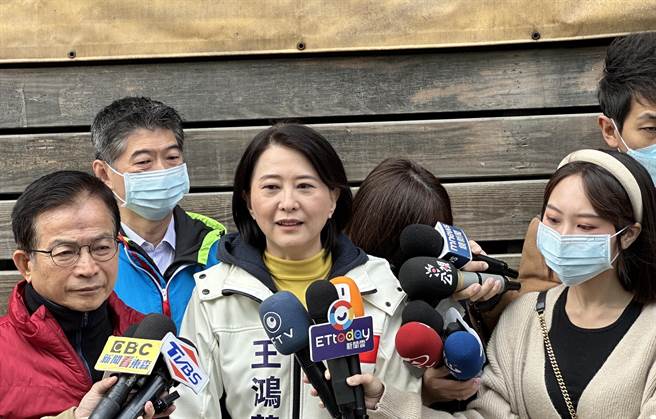 国民党候选人王鸿薇今受访时强调，吴怡农是否迴避辩论，应该对外界说清楚。（王鸿薇办公室提供／李奇叡台北传真）