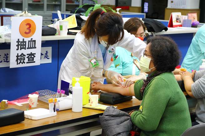 花莲县府推出「长者免费健康检查服务」，即日起于各乡镇市卫生所，共安排81场次社区健检。（花莲卫生局提供／王志伟花莲传真）