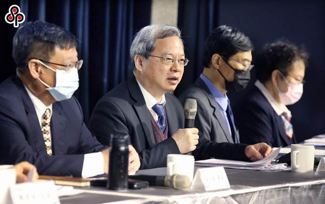 國發會在2022年12月28日提出2030年減碳目標為23％至25％，較現行的20％較高，但仍遠落後於世界各國目標。（報系資料照）