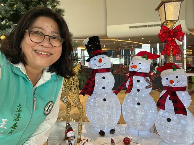 王美惠表示，自己也会督促政府，让民眾能够尽快收到。（摘自王美惠粉丝专页）