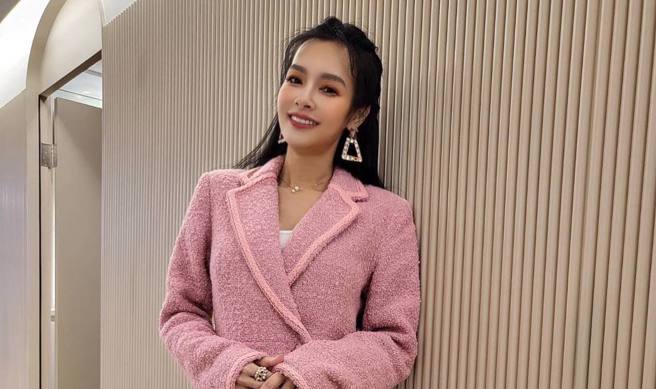 王思佳日前带助理澄清小黄瓜事件。（图／王思佳脸书）