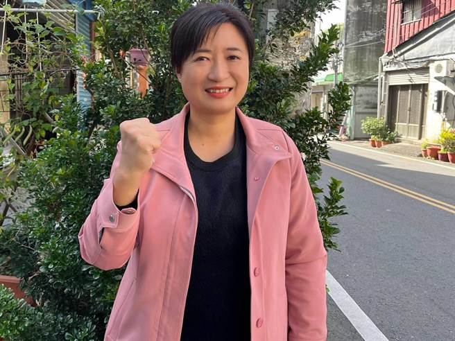 民进党代理党主席陈其迈，4日决定提名蔡培慧参选南投县第2选区立委补选。（蔡培慧提供／杨静茹南投传真）