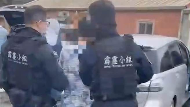 宜警今（4日）上午6时许拂晓出击，前往丁嫌租屋处攻坚。（宜警三星分局提供／吴佩蓉宜兰传真）