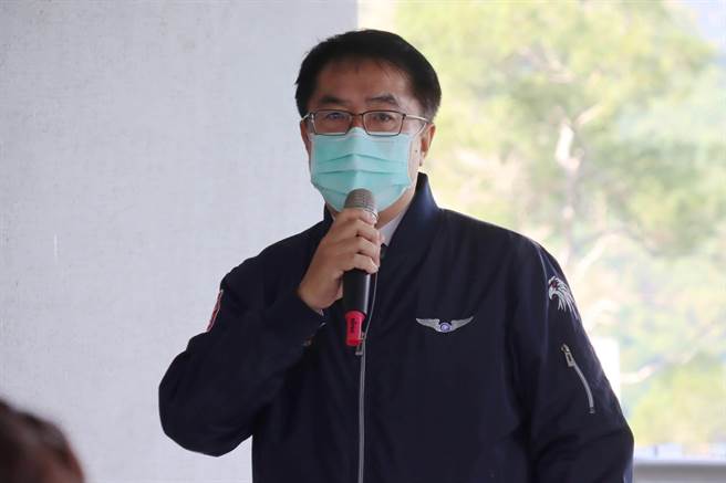 台南市长黄伟哲列举多项台南市的建设，并特地表示「感谢苏院长支持」，强调台南市一定要支持苏院长。（吕妍庭摄）