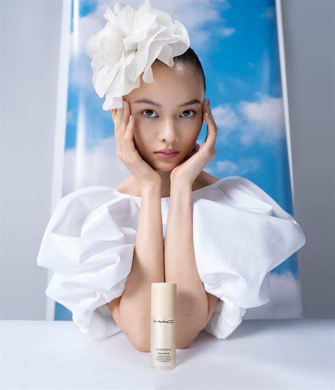 透亮有质感的肌肤质地，就是M.A.C 2023年的妆感方向。（M.A.C提供）