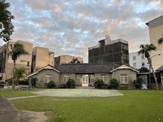 桃園八德餘慶堂建於1940年，二戰期間曾被日軍徵用，且建物融合日式和漢式風格，2019年被登錄為歷史建築。（蔡依珍攝）