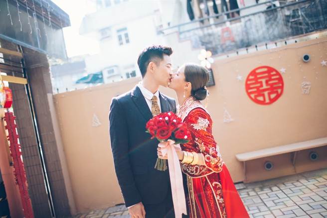 曾子益上月底才在香港补办婚礼。（民视提供）