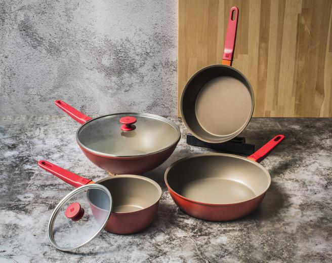 「德国双人」特卖又来了！一年一度的「超级品牌日」在1月5日准时开抢。（业者提供）