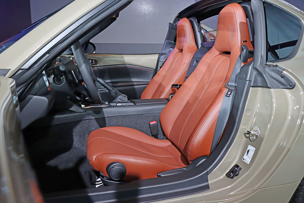 新增 BILSTEIN 避震器、引擎拉桿與 RECARO 座椅，Mazda MX-5 RS 145萬元追加、CX-5 SE 同步亮相 (圖/CarStuff)