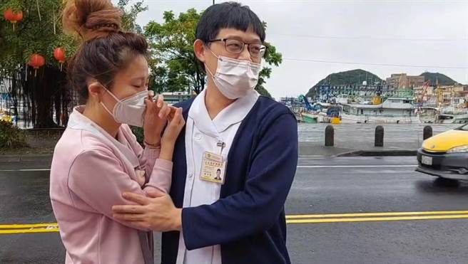 荣总苏澳分院安寧病房护理团队终于圆了老人家的梦，为此感动不已。（民眾提供／吴佩蓉宜兰传真）