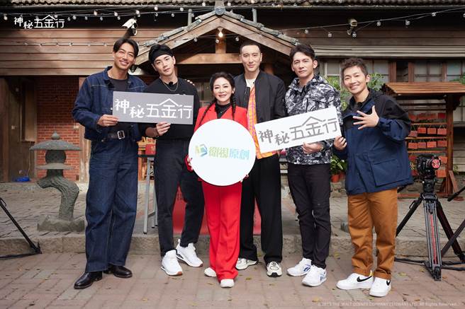 AKIRA（左起）、禾浩辰、王彩樺、王陽明、温昇豪、蔡昌憲。（衛視中文台提供）