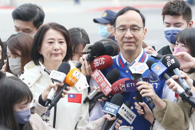 國民黨主席朱立倫今反酸，賴清德應該是對著鏡子講，因為這是全民對民進黨的感受，民進黨選後至今仍一副傲氣，不知反省。（杜宜諳攝）