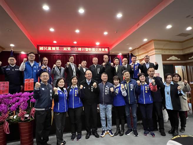 桃園市議會國民黨團合照。(蔡依珍攝)