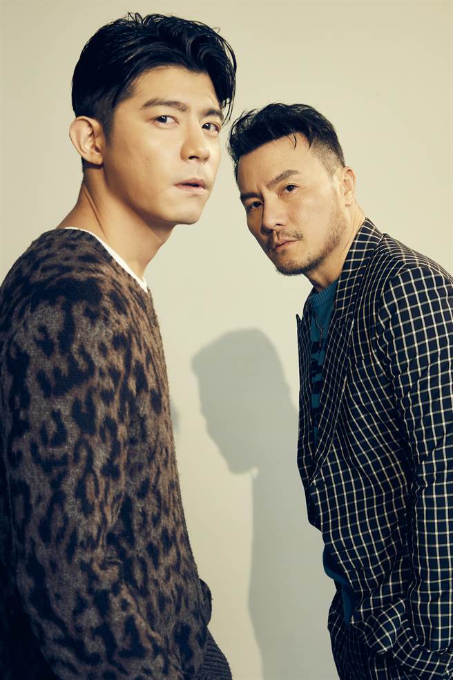 王柏杰（左）和李铭忠剧中有段沉重揪心的过往。（Disney＋提供）