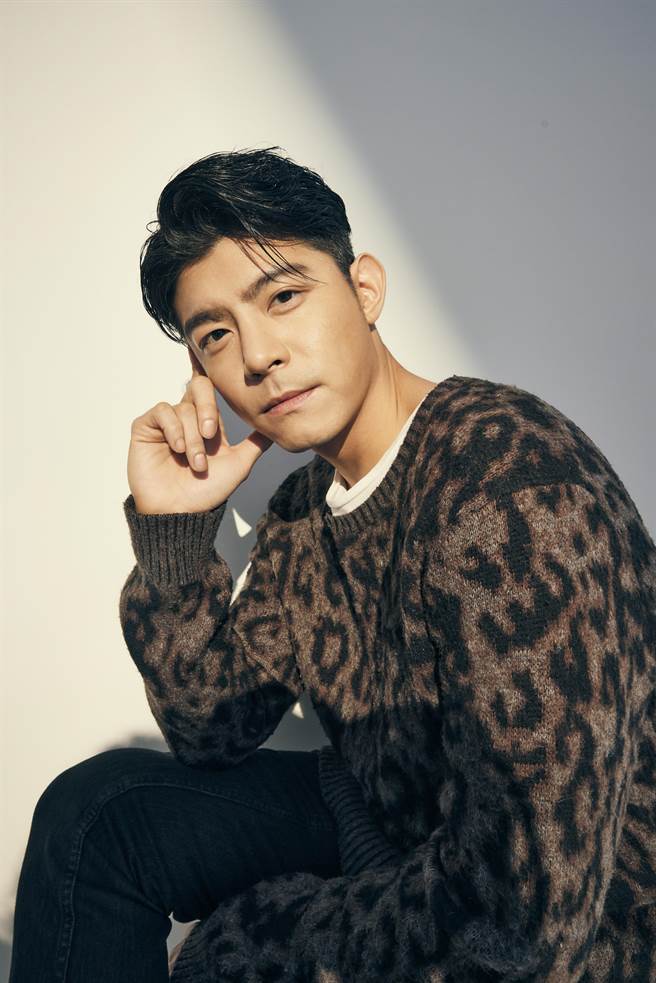 王柏杰饰演社会线记者，情绪堆迭相当到位。（Disney＋提供）