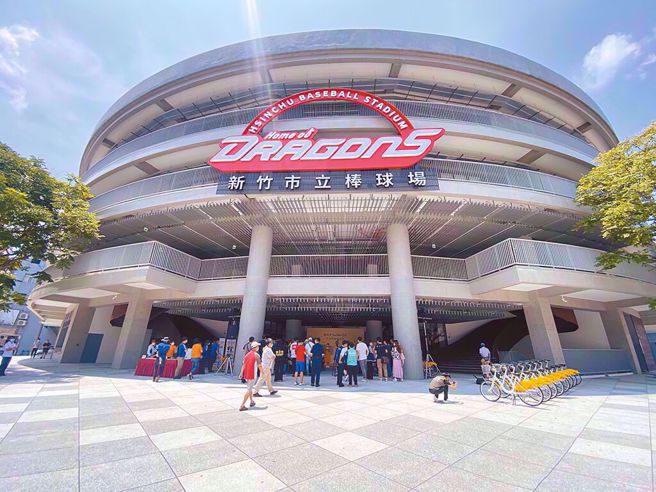 新竹市長高虹安指出，新竹棒球場（圖）挖出磚塊、電線與石頭。（中時資料照，周志豪攝）