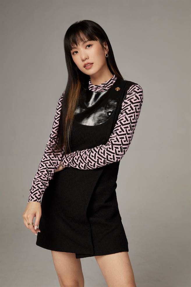 孫盛希演唱《想見你》電影版的主題曲〈眼淚記得你〉。（滾石唱片提供）