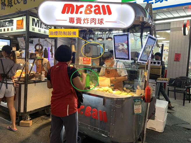 在學者扮成祕密客實地訪查後，於「改善餐飲廢（汙）水排放」指標方面，墾丁大街獲全國最高評分，再獲「油汙處理」特色獎。（屏縣府提供／謝佳潾屏東傳真）