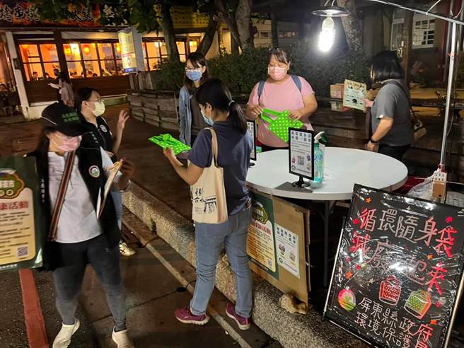 在學者扮成祕密客實地訪查後，於「改善餐飲廢（汙）水排放」指標方面，墾丁大街獲全國最高評分，再獲「油汙處理」特色獎。（屏縣府提供／謝佳潾屏東傳真）