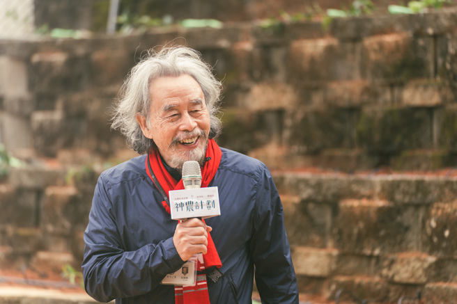 台湾光罩从台湾好基金会手中接棒认养新英国小，推动神农计画2.0，图为台湾光罩慈善基金会董事长吴国精。（图／台湾好基金会提供）