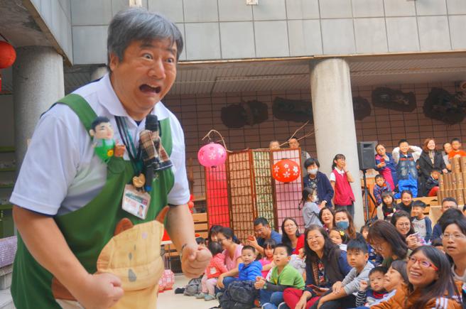 高雄儿童美术馆最受大小朋友欢迎的胖叔叔说节庆故事活动将于1月8日登场(资料照片，高雄市文化局提供) 