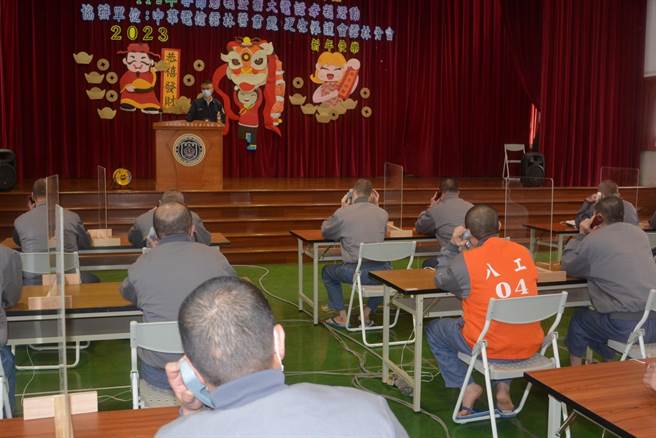 为睽违2年多的面对面恳亲暖身，云2监电话孝亲先上场。（云2监提供／张朝欣云林传真）