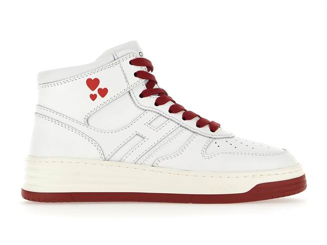 HOGAN H630情人節限定女款，2萬3300元。（HOGAN提供） 